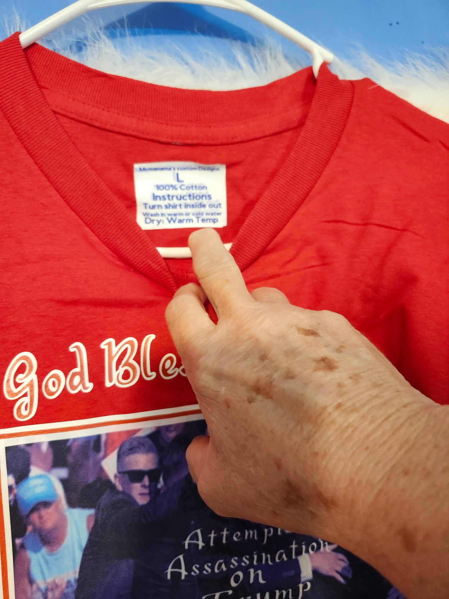 Size L 100% cotton Red God bless America Tshirt