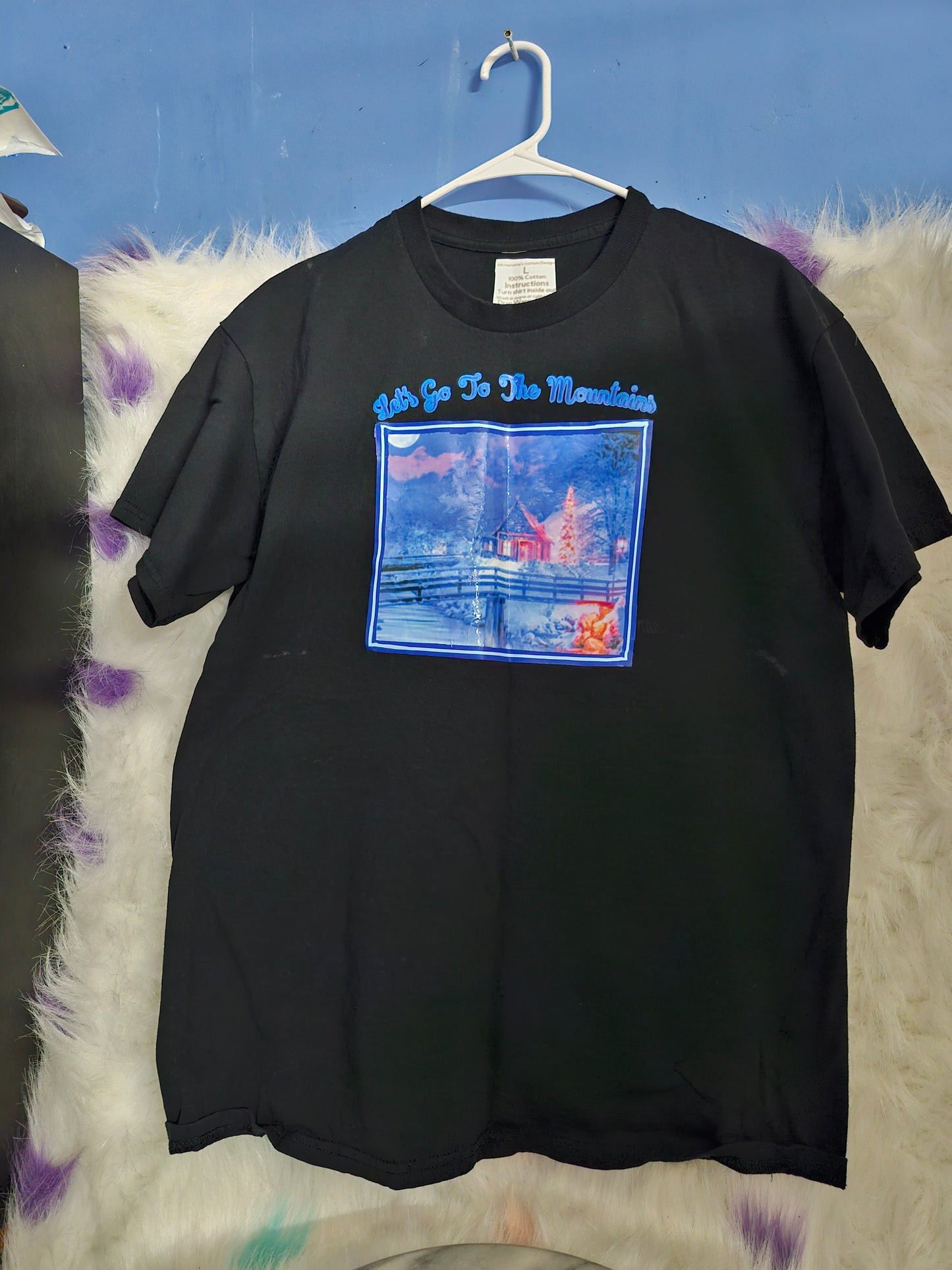 Size L 100% cotton Let's go to the mountains Tshirt