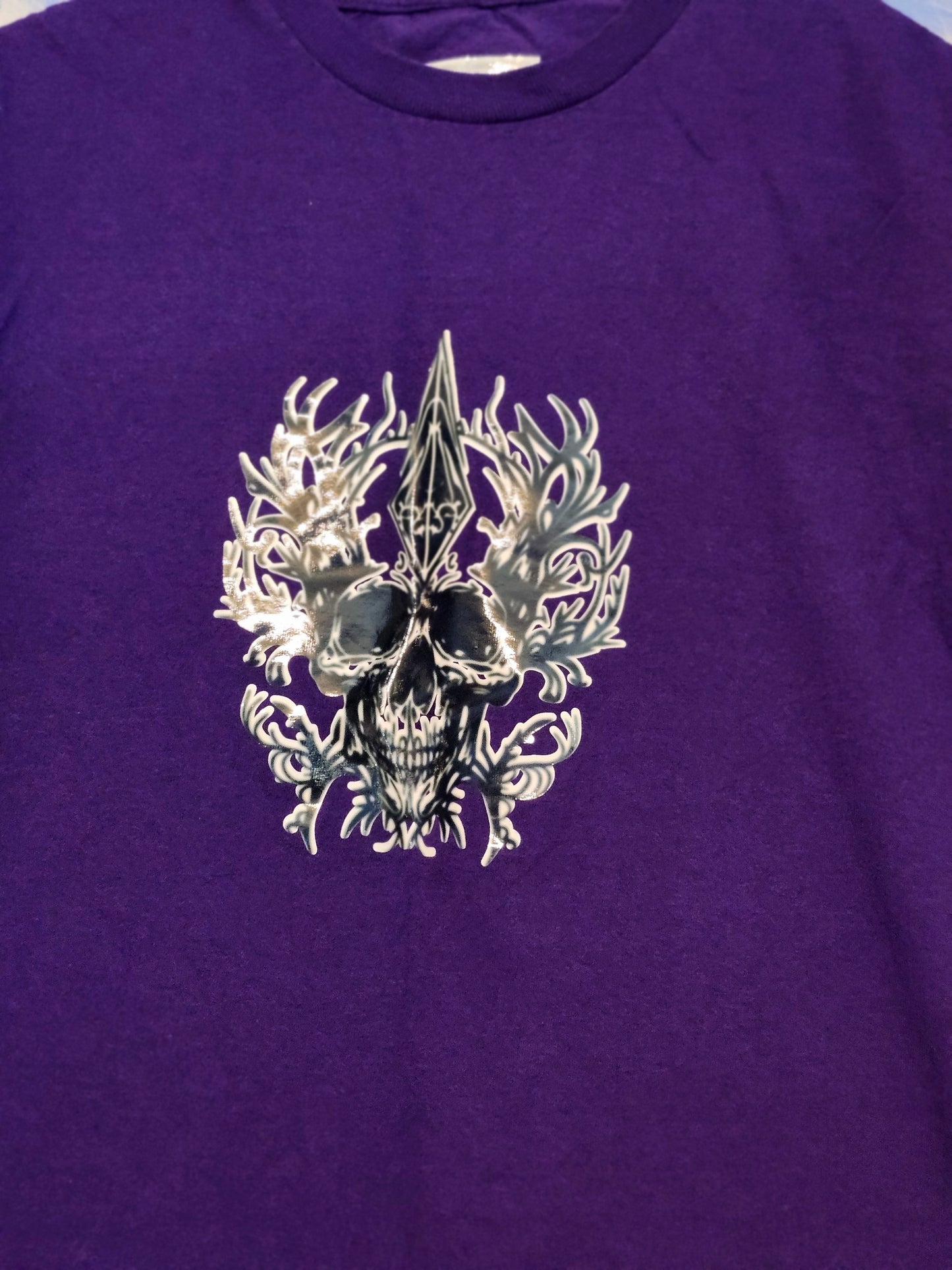 SizeM 100% cotton Purple shirt with Skull