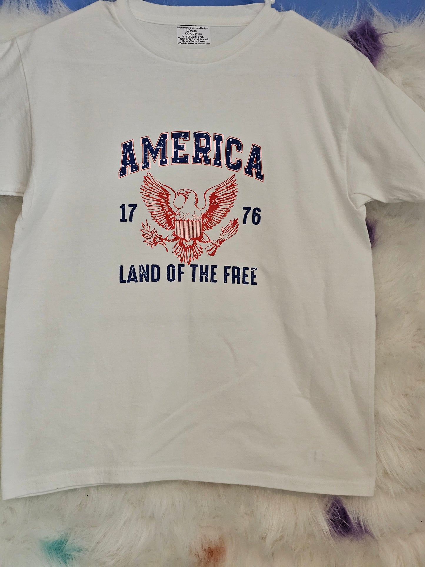 Size L youth 100% cotton America land of the free Tshirt