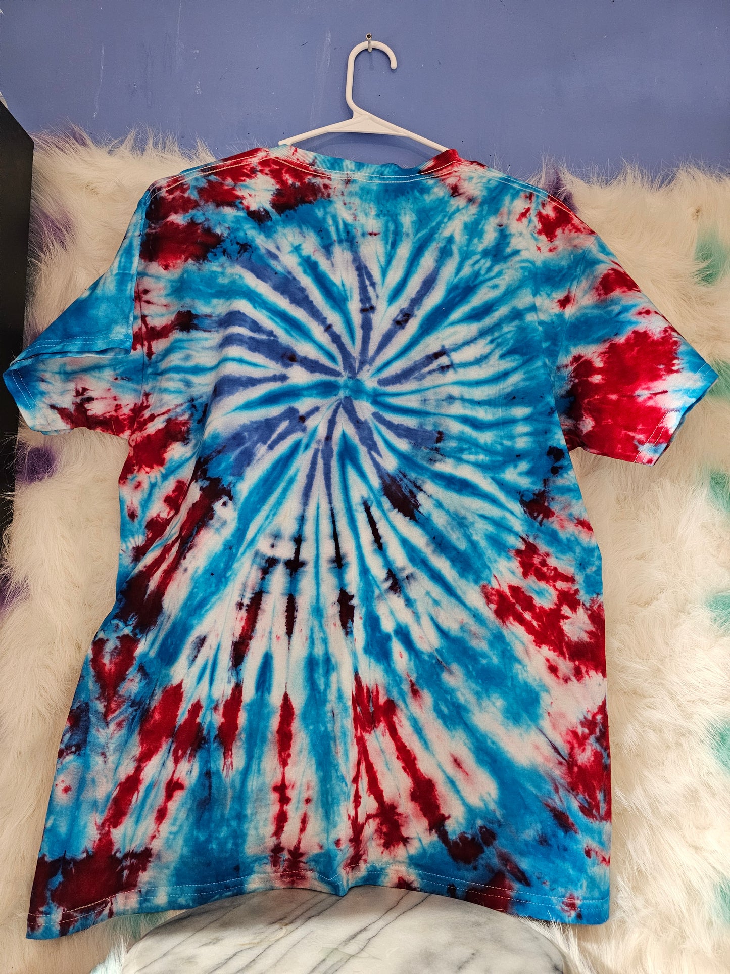 Size L 100% cotton tye dye Peace,Love and freedom Tshirt