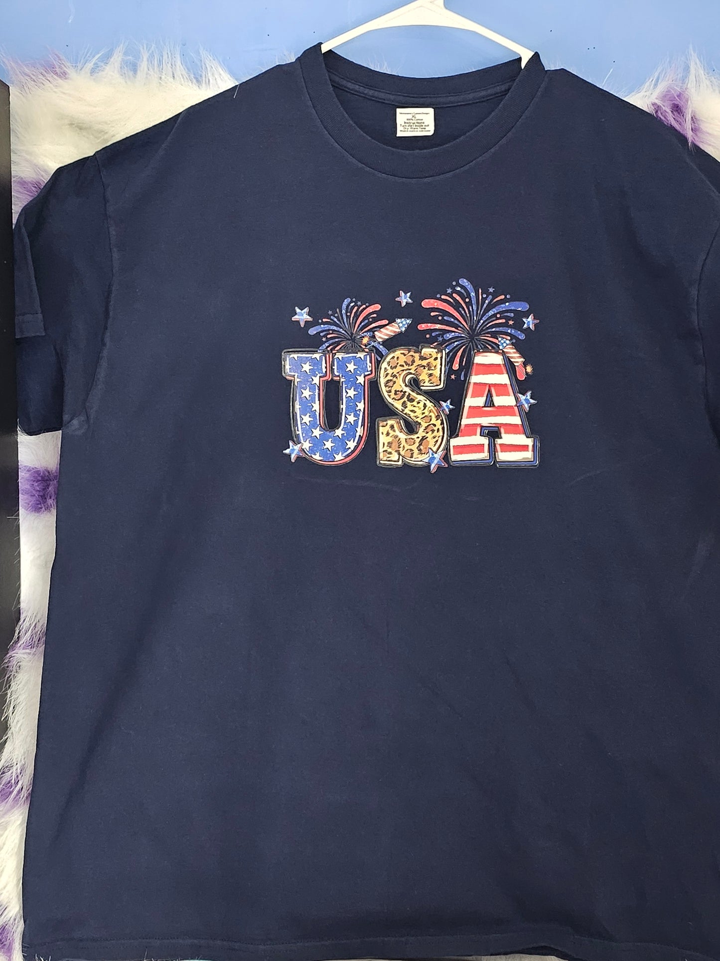 Size XL 100% cotton Black USA Tshirt