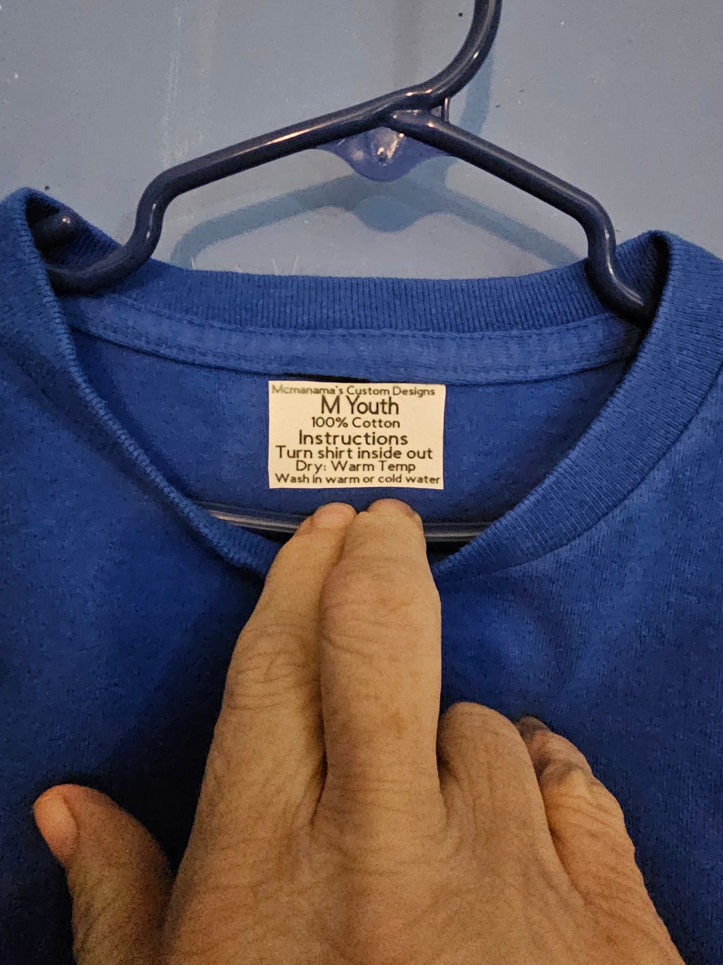 Size M youth 100% cotton Blue Chain Breaker Tshirt