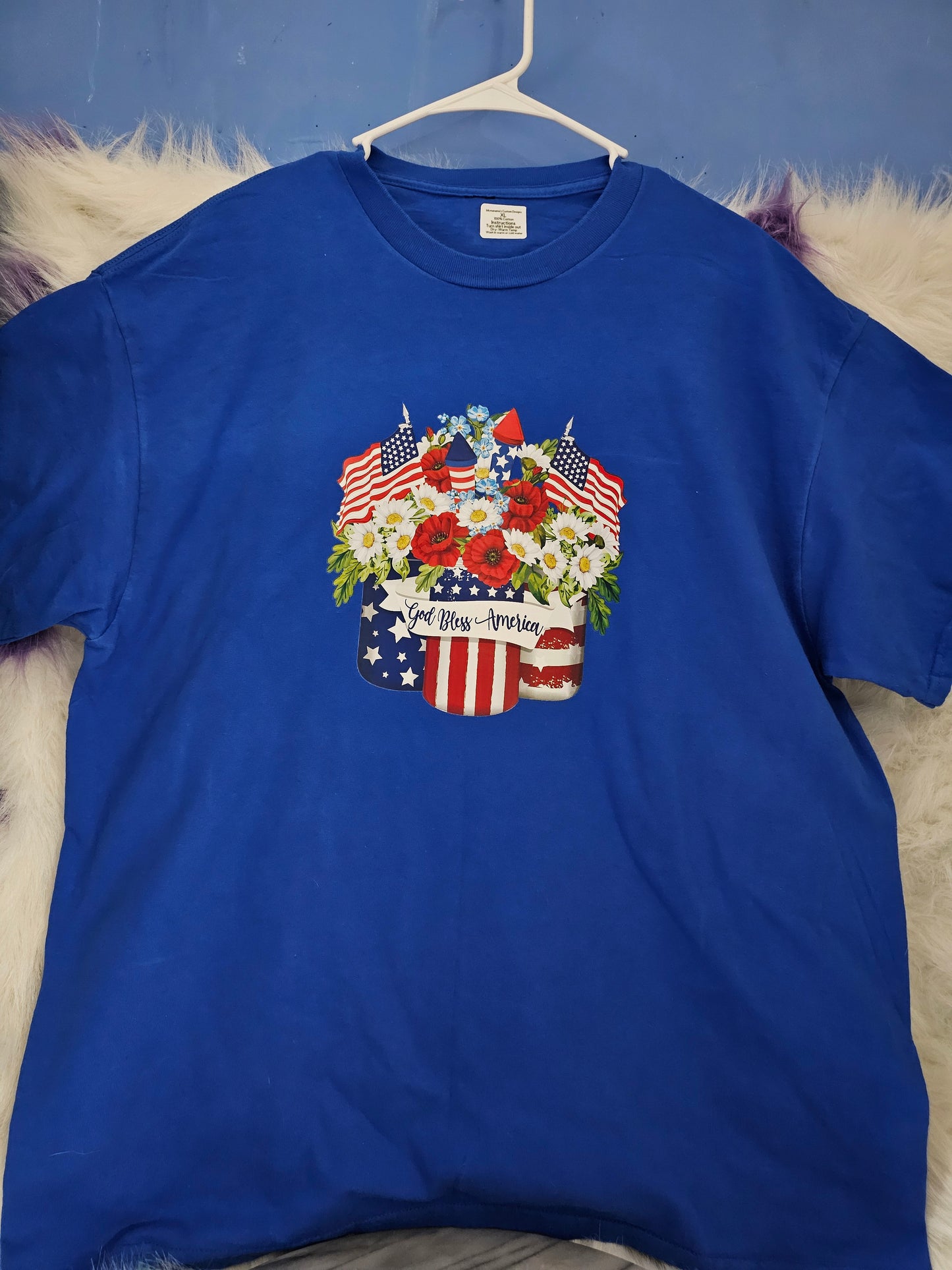 Size XL 100% cotton Blue God bless America Tshirt