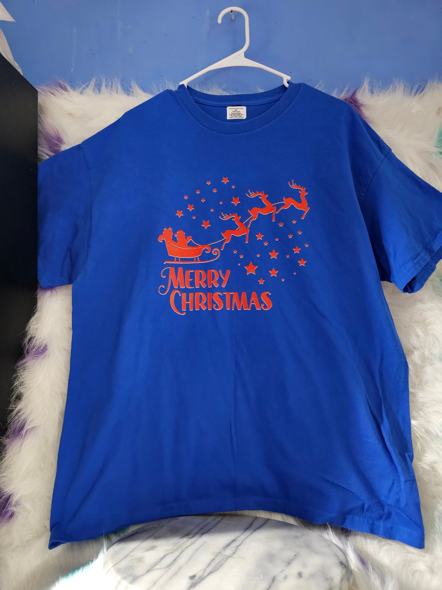 Size XL 100% cotton blue Santa and Reindeers Tshirt