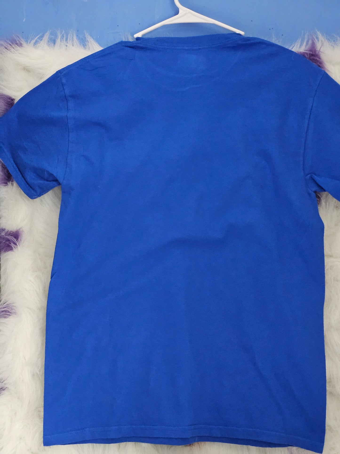 Size M 100% cotton Blue Gnomes Tshirt