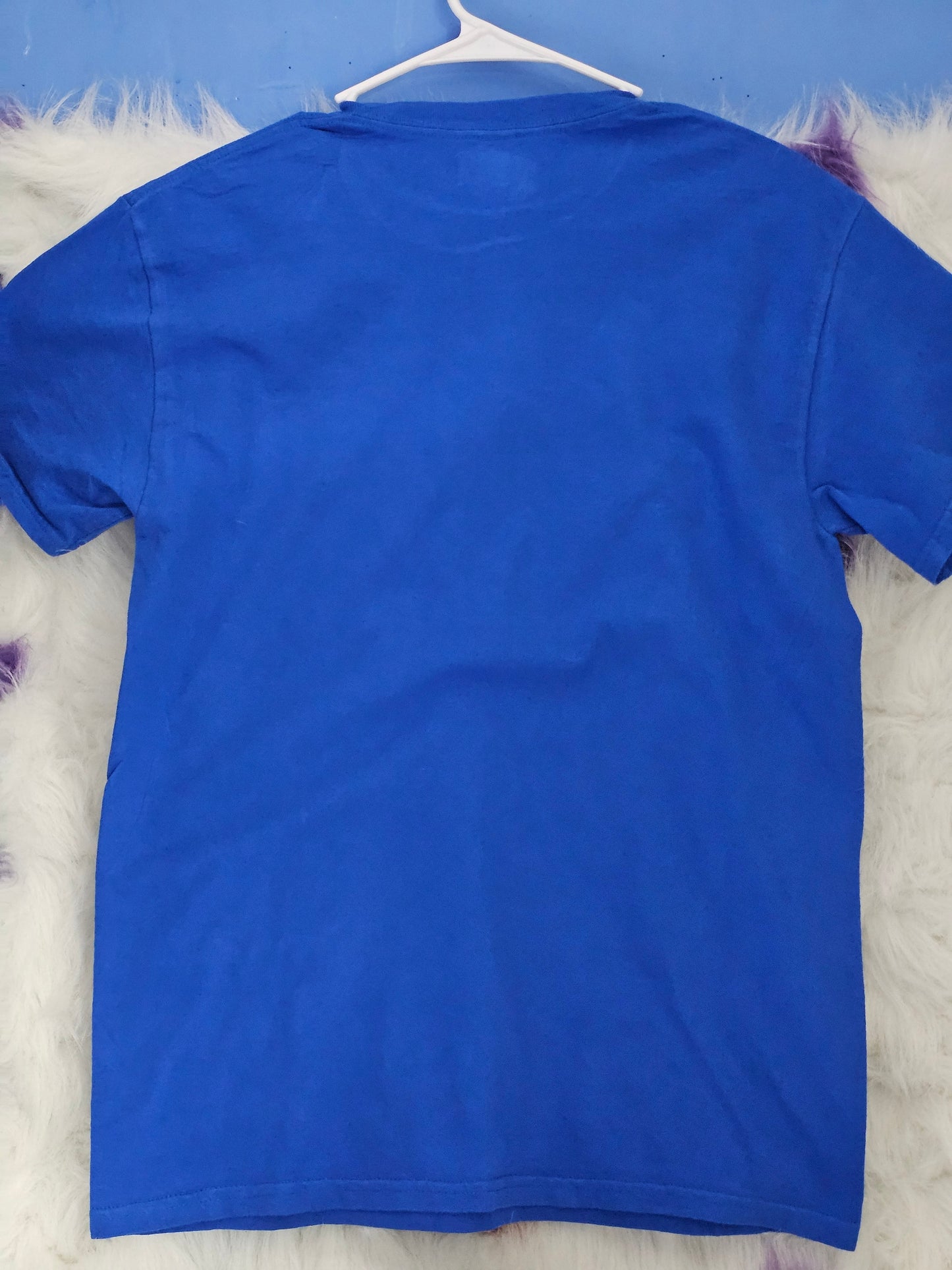 Size M 100% cotton Blue Gnomes Tshirt
