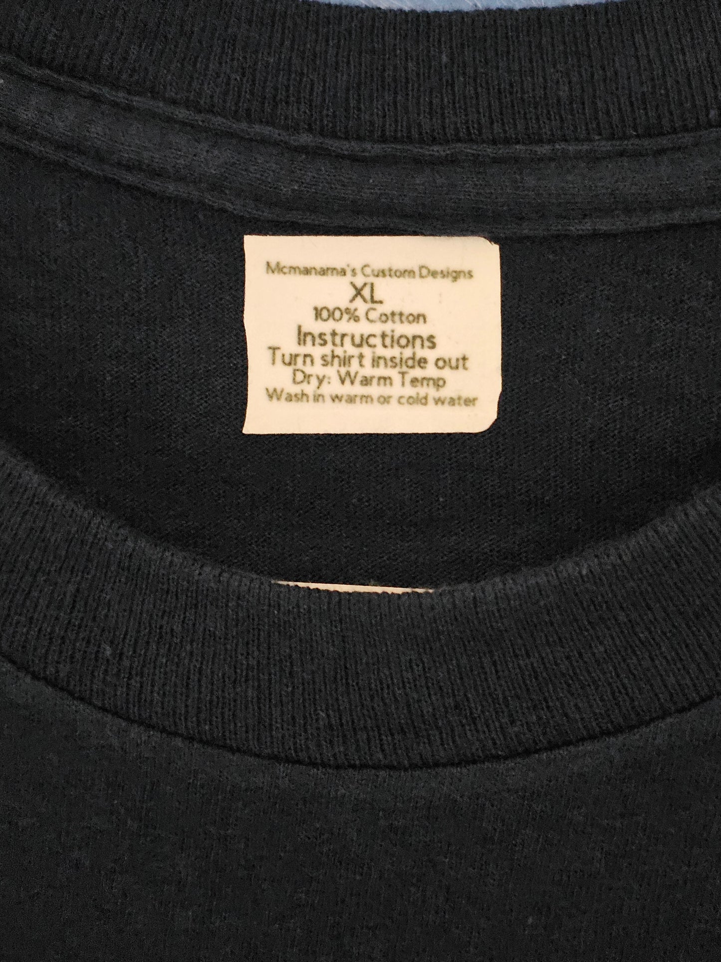 Size XL 100% cotton Black USA Tshirt