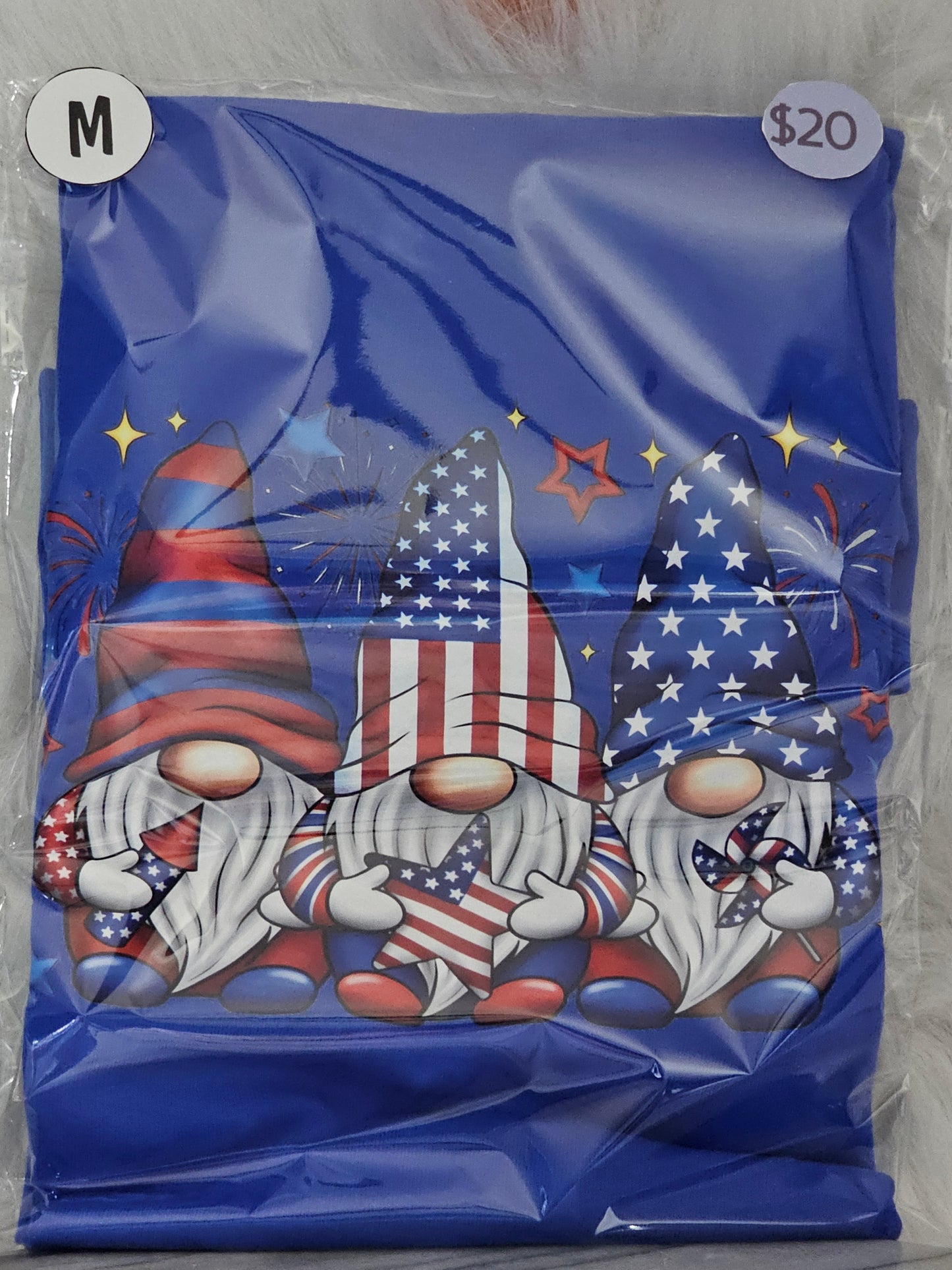 Size M 100% cotton Blue Gnomes Tshirt