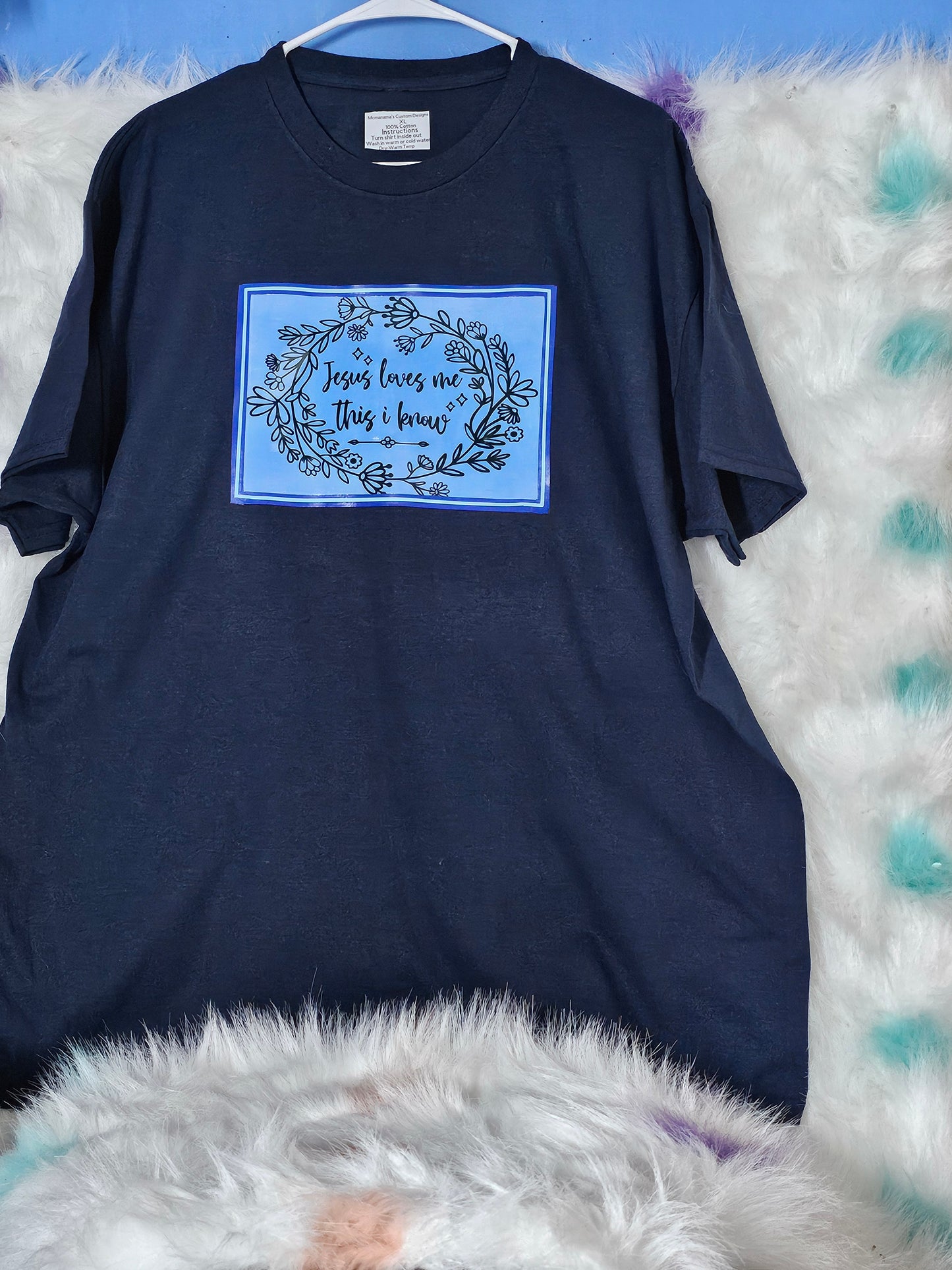 Jesus loves me black T-Shirt