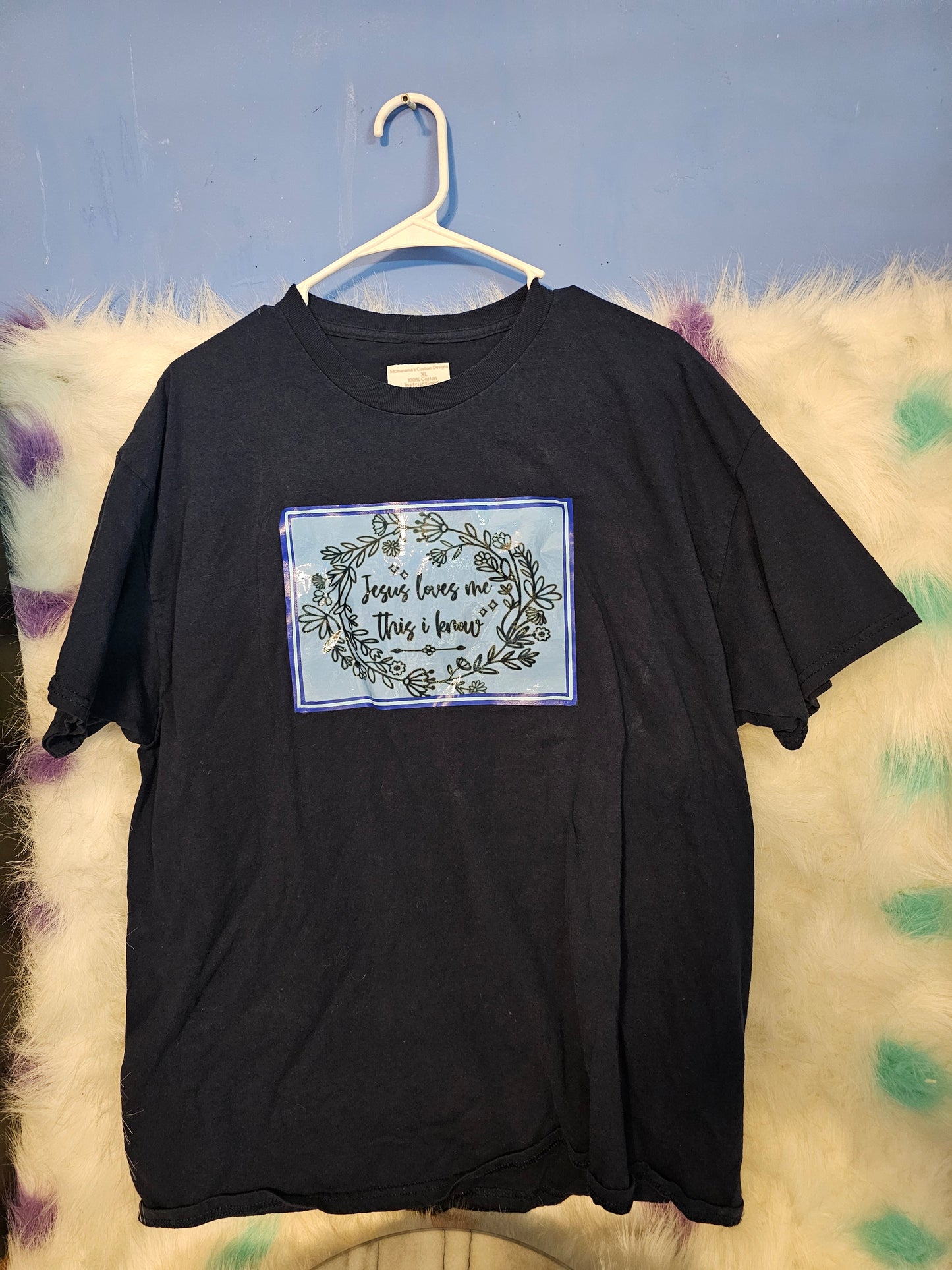 Size XL 100% cotton black Jesus loves me tshirt