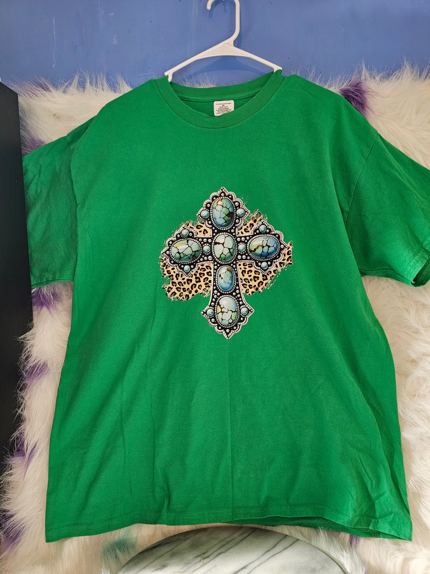Size XL 100% cotton Green cross Tshirt
