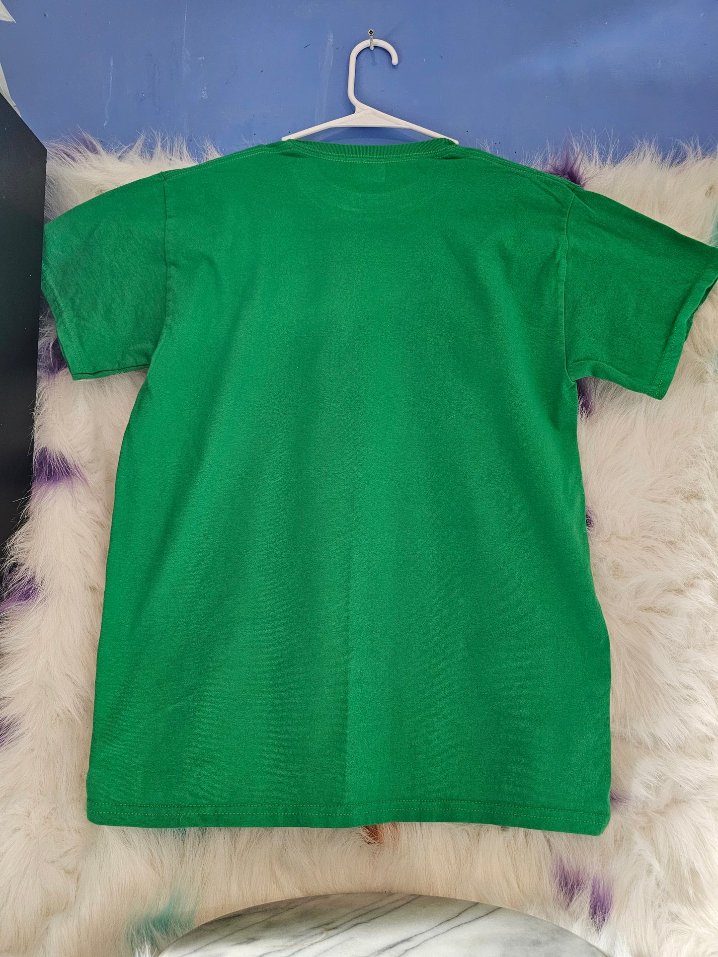 Size M 100% cotton Green Peace,Love and Christmas Tshirt