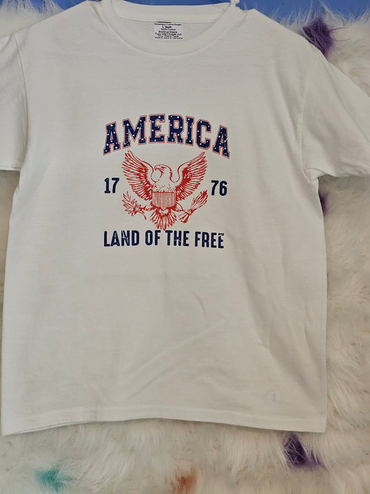 Size L youth 100% cotton America land of the free Tshirt