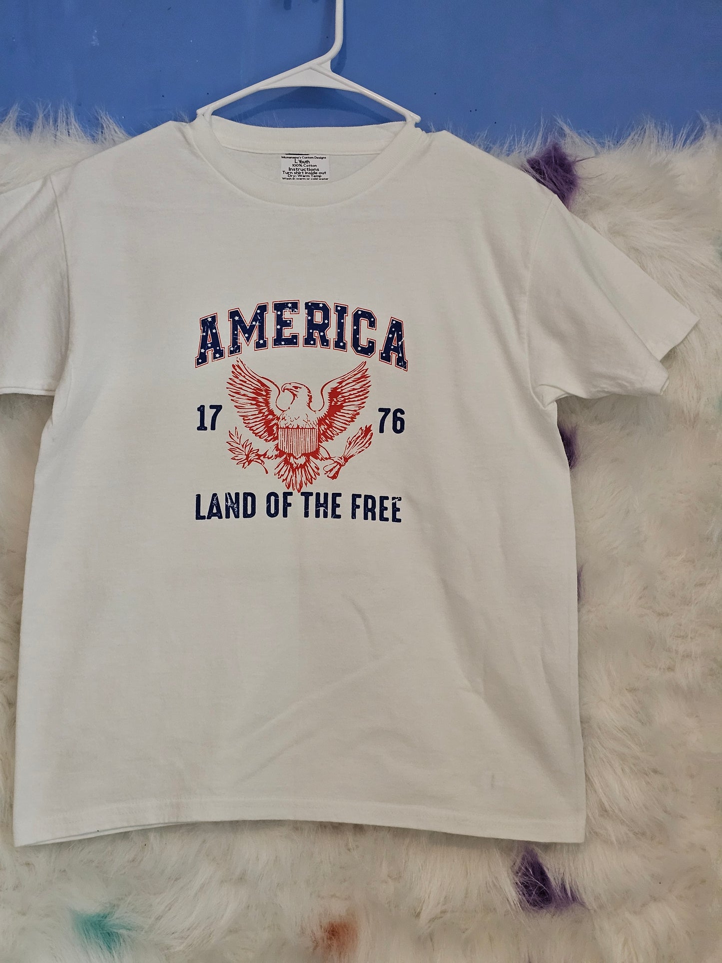 Size L youth 100% cotton America land of the free Tshirt