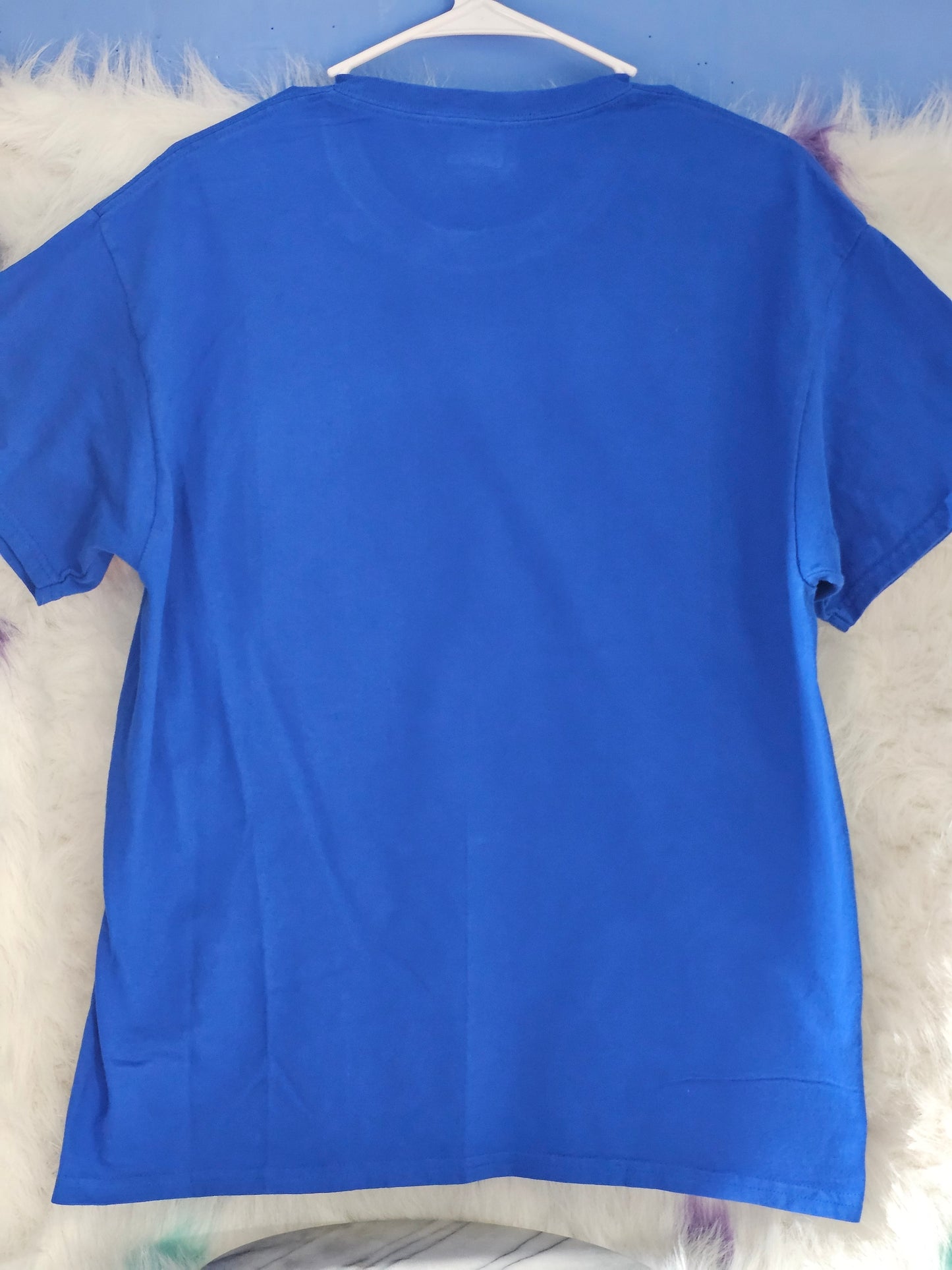 Size L 100% cotton blue Jesus loves you Tshirt