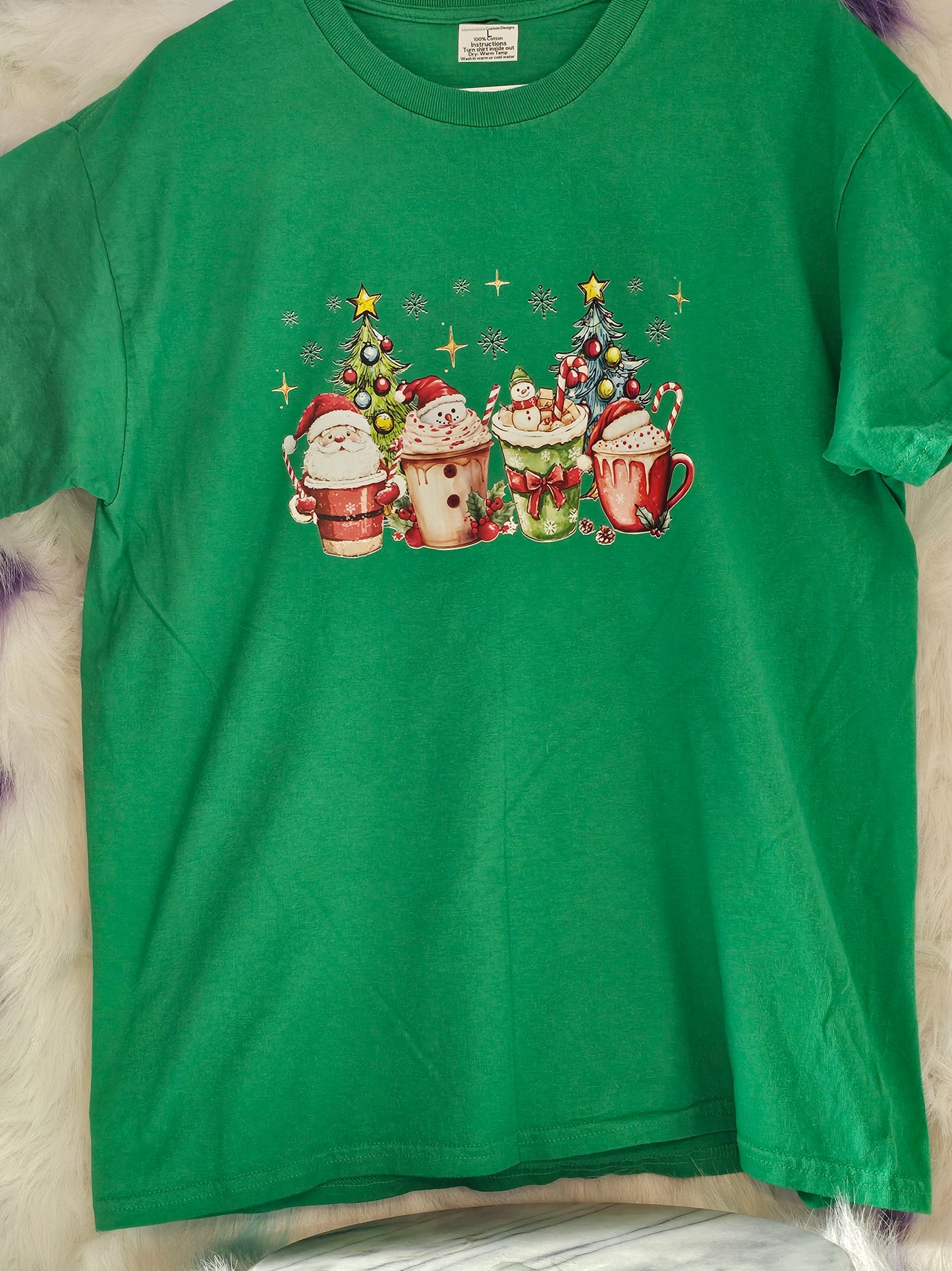 Size L 100% cotton Green coffee cups and Christmas trees Tshirt