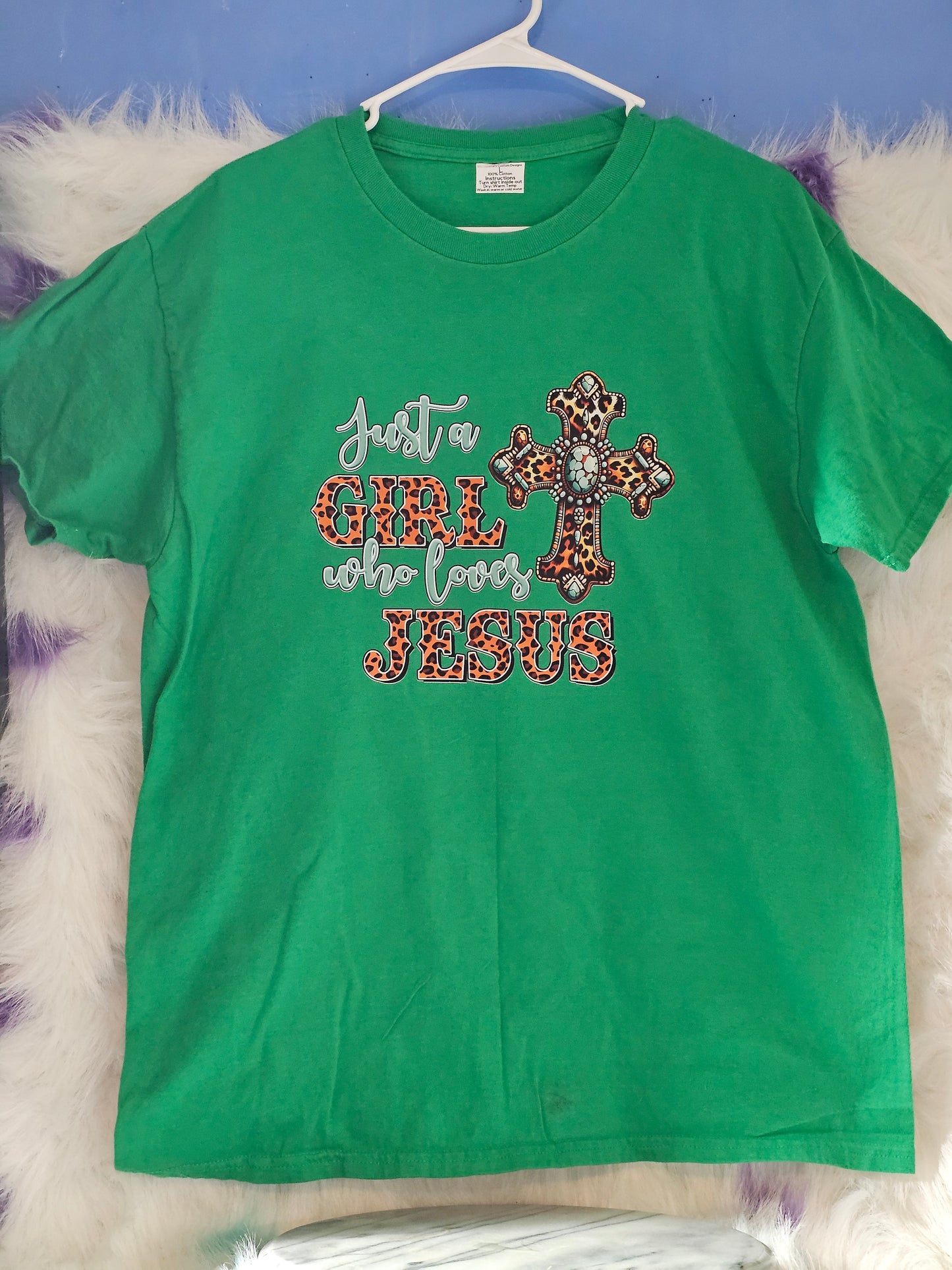 Size L 100% cotton Green Just a girl who loves Jesus Tshirt