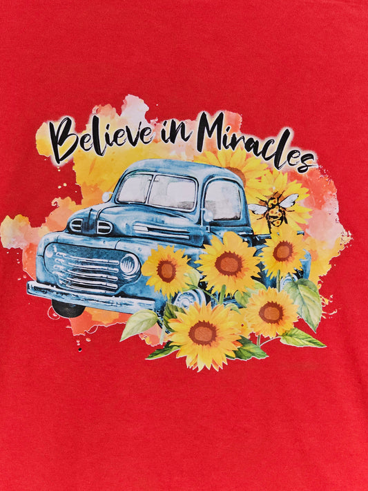 Size L 100% cotton Red Believe in miracles Tshirt