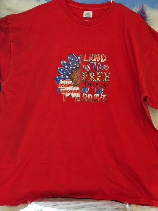 Size 2X 100% cotton Red Land of the free Tshirt