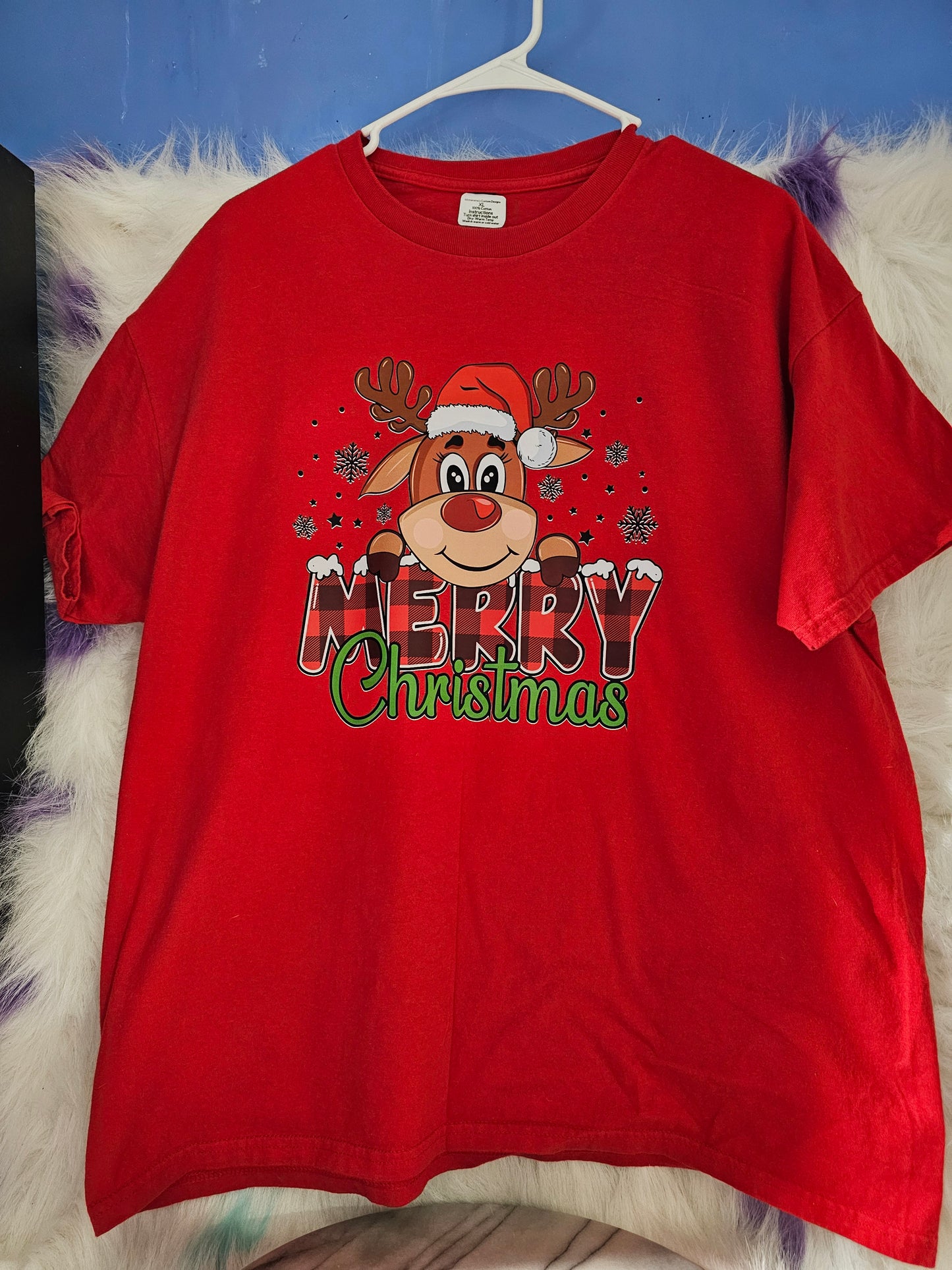 Size XL 100% cotton Red Merry Christmas with Santa's deer Tshirt